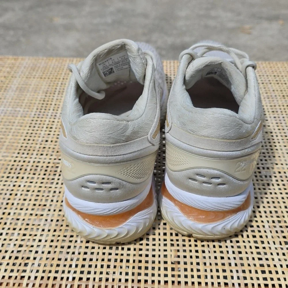 Asics Gel Nimbus 22‎ Women's Size US 9.5 101A678 Beige